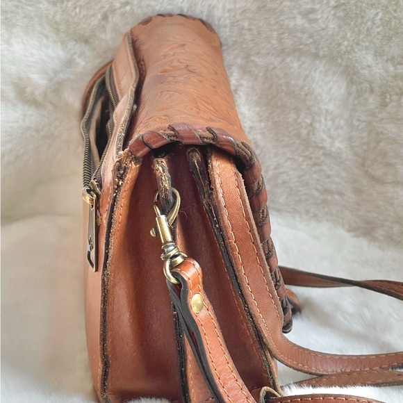 Great Condition PATRICIA NASH CROSSBODY Embossed Leather Detailing & 2 STRAPS - Picture 5 of 14